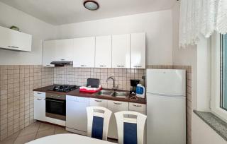 Amazing Apartment In Rovinj - Rovinj - 6