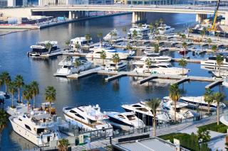 Full Burj Khalifa & Canal View I 7 Mins to Dubai Mall I Exclusive 2BHK For Up to 6 People - 9