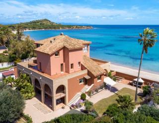 Villa Praesidium pied dans l'eau, on the beach - - 0
