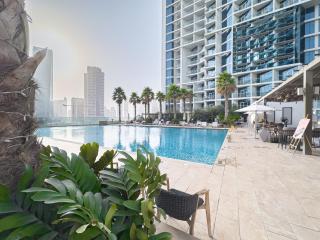 Escape 24 - Luxury Apartments in Damac Maison Prive Business Bay Dubai - Dubái - 0