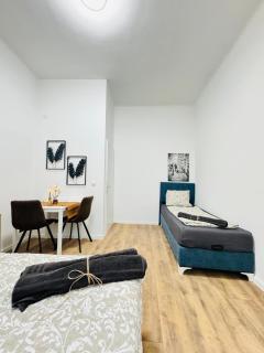 5BR Apartment Only 10-Min Walk to Matzleinsdorfer Platz - Wien - 8