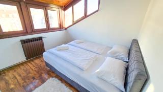 Center Heritage Two-bedroom Apartment - 8