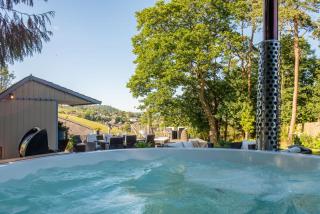 Woolbrook Reservoir - Private Hot Tub & Secure Parking - 7
