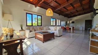 Country Hill Villa with Stunning Views - Santa Cruz - 5