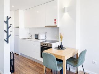 Cozy apartment with spacious terrace and wide view - Oporto - 6