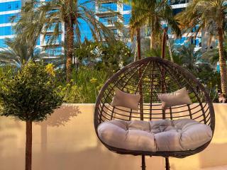 Upgraded 1BR Paradise With Private Garden - Oceana - Dubai - 0