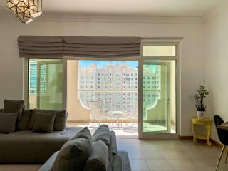 Upgraded 2BR apartment at the beach - Shoreline 1 - Dubai - 7