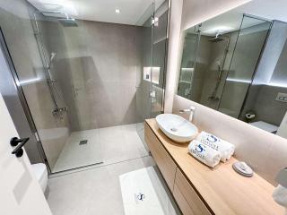 Fabulous 2BR Apartment at 5 Star Resort - Dubai - 7