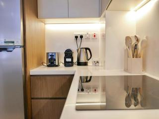 Ambient 1BR Apartment On The Beach at 5 Star Resort - Dubai - 3