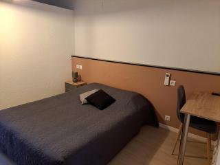 Logis Hotel Restaurant Les Platanes - Aramon - 4