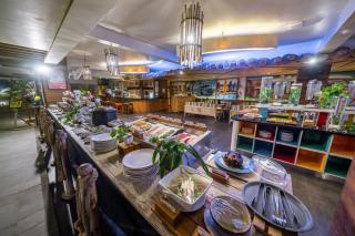 Bliss Surfer Hotel by Tritama Hospitality - Legian - 8