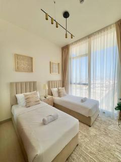 Elegant 2br Jvc Private Pool, Balcony & Parking - 2