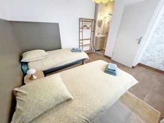 Gite Grand Chantilly -Maison 2CHB-2SDB 6p & Studio 2p - Châteauroux - 4