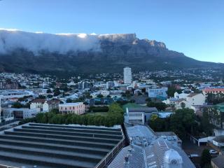 Luxury Apartment overlooking Iconic Table Mountain - Cape Town - 0