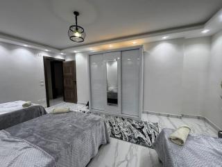 3BR Modern Convenience Luxury serviced Apt Dokki - Kairo - 7