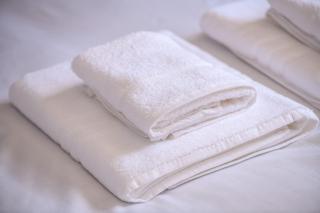 Suite 3 - 1 Bed Apartment King Size Bed - Lincoln - 3