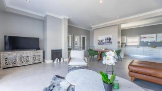 Big Bay Gem Fully Equipped, 5mins to Beach and Views - Cidade Do Cabo - 0
