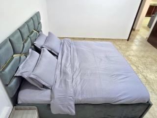 Luxury 1-Bedroom Suite Near All Amenities - Abu Dhabi - 5