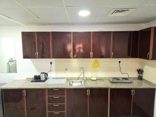 Luxury 1-Bedroom Suite Near All Amenities - Abu Dhabi - 1