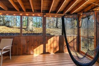 Stunning Cabin W Hot Tub, Pool Table, Arcades - 4