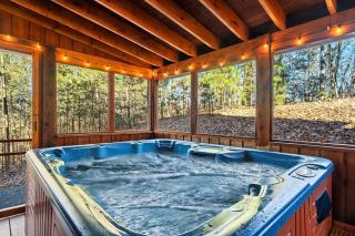 Stunning Cabin W Hot Tub, Pool Table, Arcades - 6