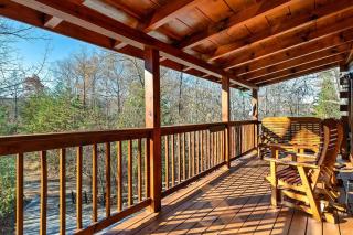 Stunning Cabin W Hot Tub, Pool Table, Arcades - 1