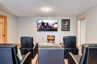 Stunning Cabin W Hot Tub, Pool Table, Arcades - 7