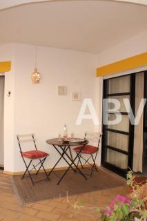 Central 2 bed apartment, terrace and shared pool - 6