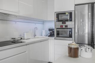 New large apartment, Free Parking! - Prague - 3