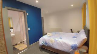 En-Suite Double-Bedroom in the Heart of Eccles Manchester Perfect for Short Stays - Manchester - 0