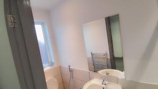 En-Suite Double-Bedroom in the Heart of Eccles Manchester Perfect for Short Stays - Manchester - 4