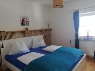 Stylish & Spacious Apartment with Patio - Stams - 7