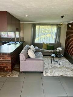 Le Com Home - Baragwanath - 4