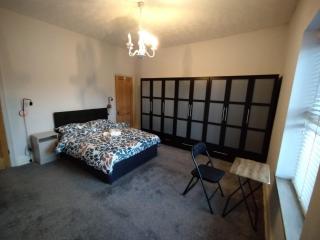 Double-Bed Manchester Close To Bolton City Centre C2 - - 0