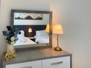 Cozy 1BR in JVC- Netflix, Pool, Pet Free - 4