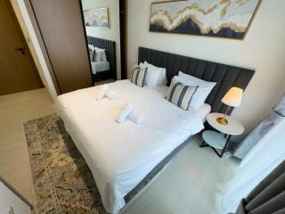 Cozy 1BR in JVC- Netflix, Pool, Pet Free - 3