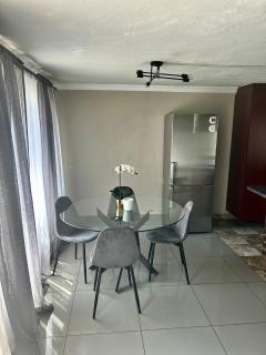 Le Com Home - Baragwanath - 2