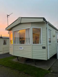 Lyons Robin Hood Accessible 6 Berth Caravan - 8