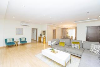 Lysaro Luxury Apartment, Osu - 4