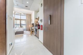 Community View Studio with Exclusive Private Balcony, Azizi Star, Jebel Ali by Deluxe Holiday Homes - 4