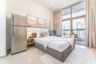 Community View Studio with Exclusive Private Balcony, Azizi Star, Jebel Ali by Deluxe Holiday Homes - 0