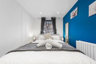 Luxury 2 Bedroom Balcony Kensington Flat for 6 Near Harrods & Next to Station! - Londra - 3