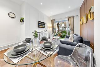 Luxury 2 Bedroom Balcony Kensington Flat for 6 Near Harrods & Next to Station! - Londra - 2