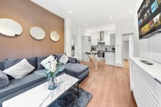 Luxury 2 Bedroom Balcony Kensington Flat for 6 Near Harrods & Next to Station! - Londra - 1