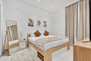 Serene 1BR APT with Gym & Pool - 9