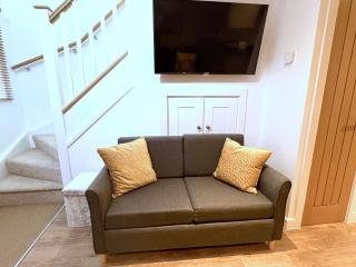 Glastonbury Hidden Passage, Split Level 1 Bedroom Apt - 8