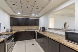 Balqis I Renovated 3BDR with 1 maid room I Palm Jumeirah - 1