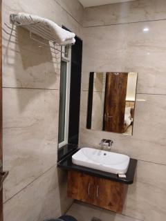 Premshree Hotel - - 5