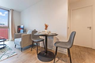 Central Birmingham Stay Apartment with Wifi - 5