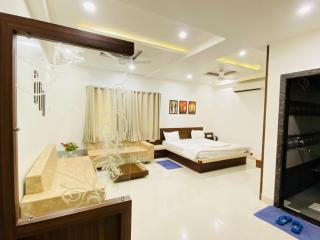 Premshree Hotel - - 8
